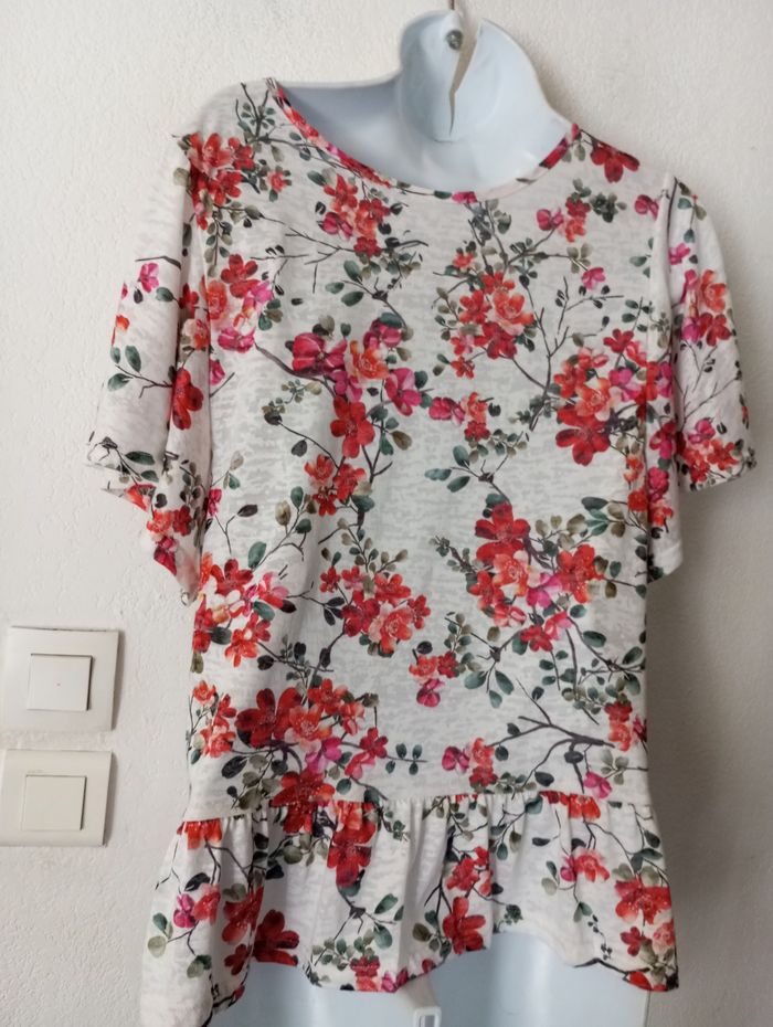 Tee shirt florale femme 36/38/40 - photo numéro 3