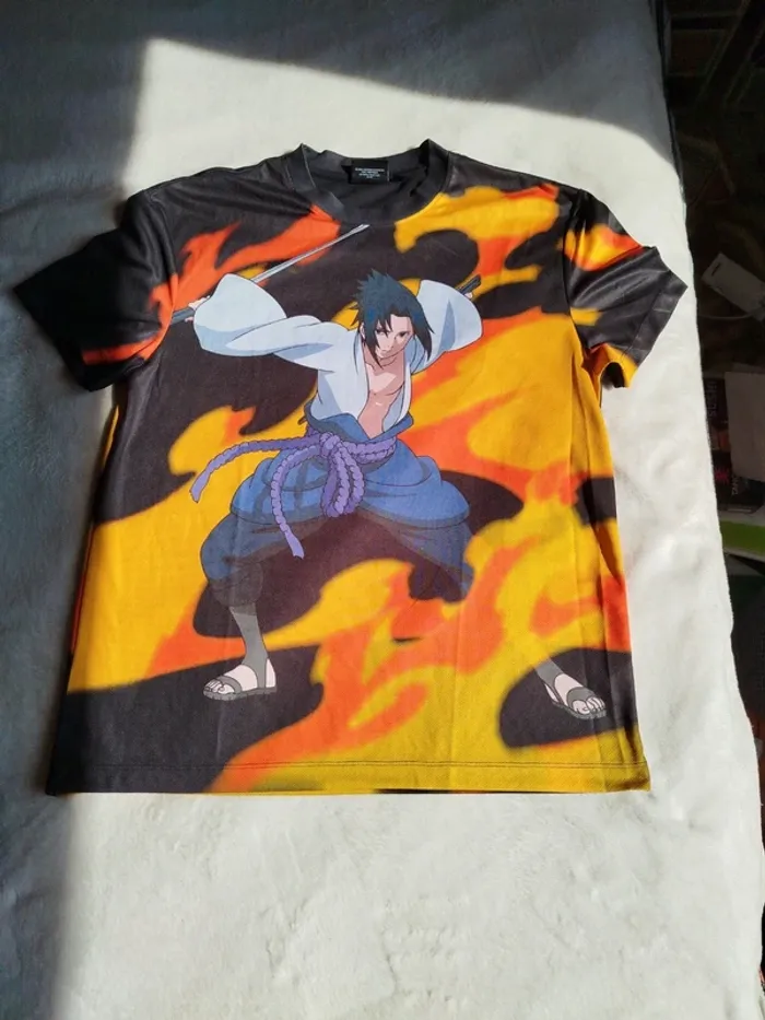 T-shirt Sasuke Primark taille M - photo numéro 2