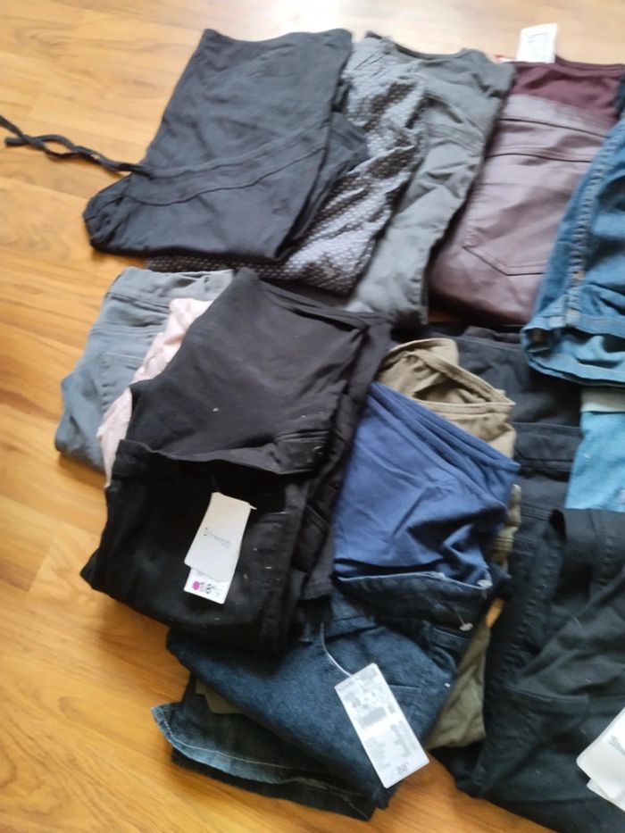 Énorme lot de vêtements de grossesse/maternité femme dont du neuf - photo numéro 5