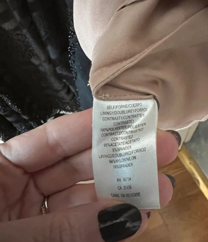 Robe dentelle noire brodée perles rocailles taille 34 - BCBGmaxazria - photo numéro 10