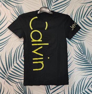 🦎 T-shirt manches courtes - Calvin Klein - S 🦎
