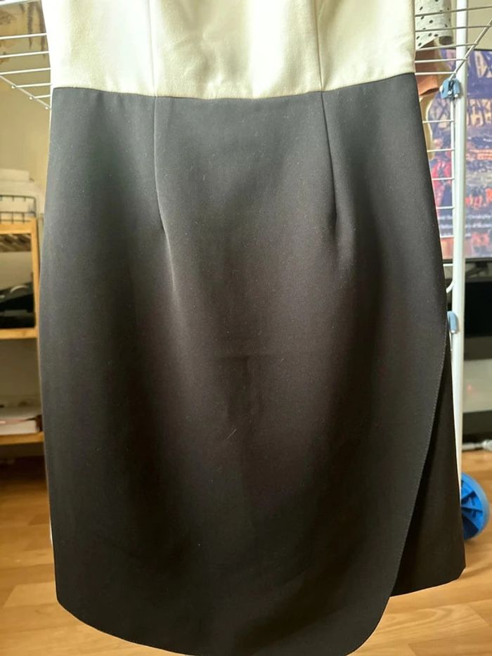 Robe fourreau bi-colore blanc et noir - photo numéro 4