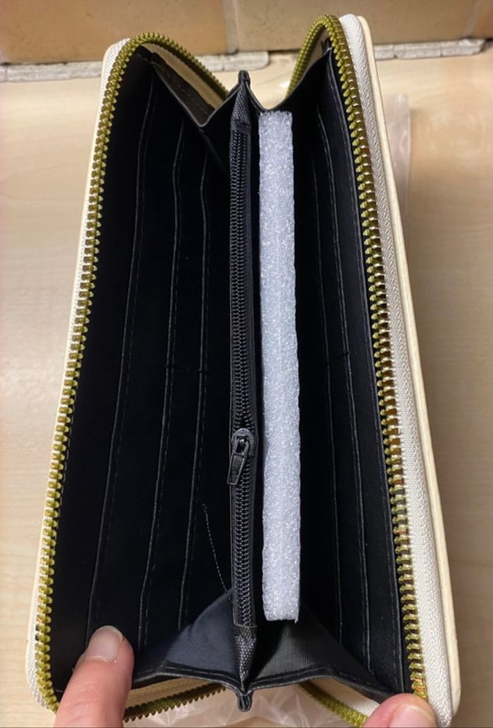 grand porte-monnaie, housse gsm 20x10x3 cm beaucoup de compartiments Neuf et emballé idéal comme cadeau - photo numéro 4