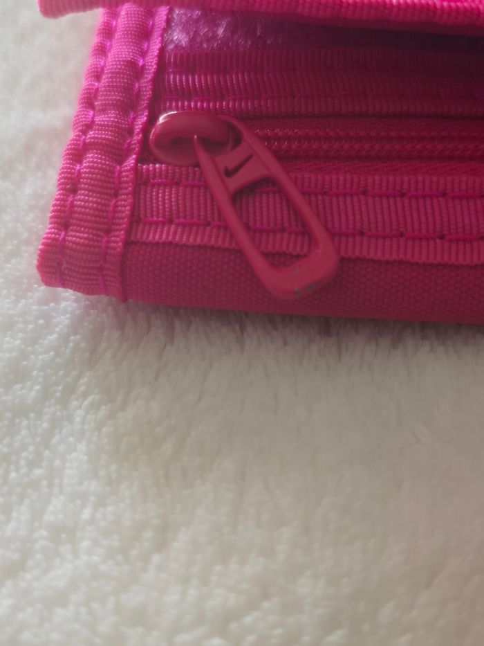 Portefeuille Nike. - photo numéro 4