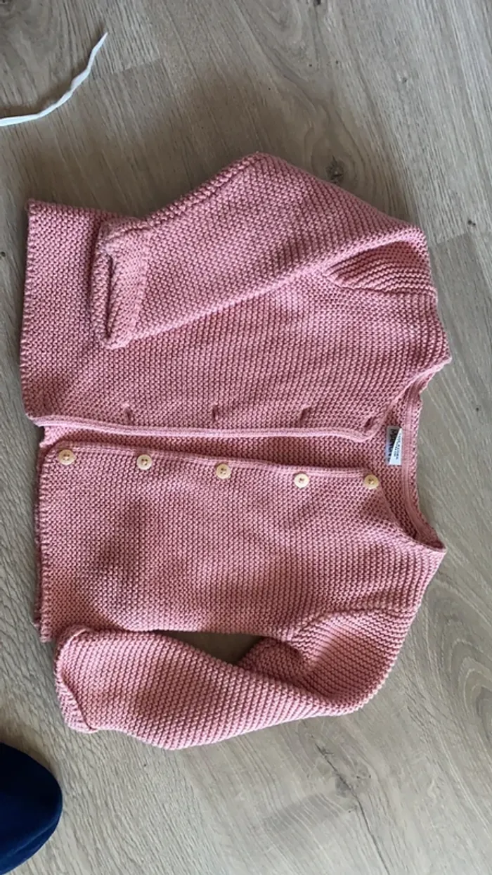 Joli petit gilet chaud rose