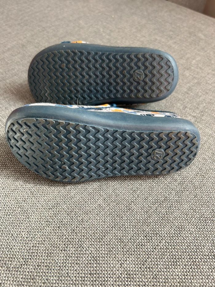 Pantoufles pointure 27 - photo numéro 3