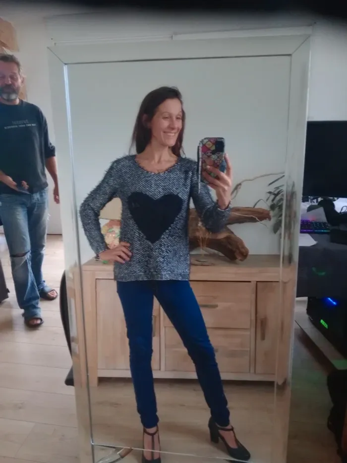 Pull femme L grand cœur noir c87