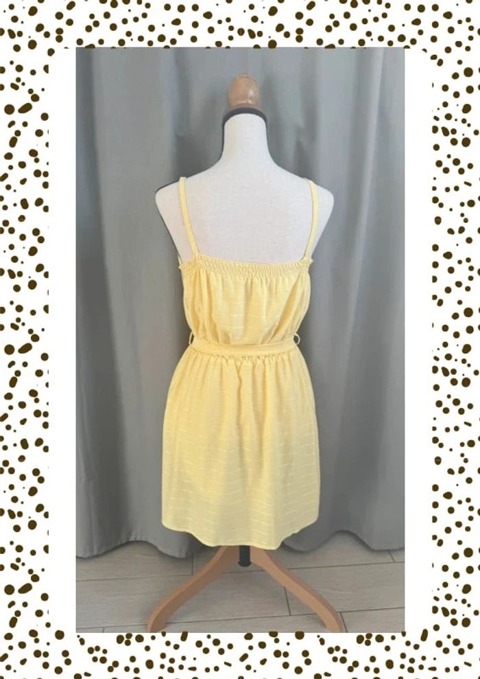 🌼 Robe jaune pastel à fines bretelles - Taille S - photo numéro 2