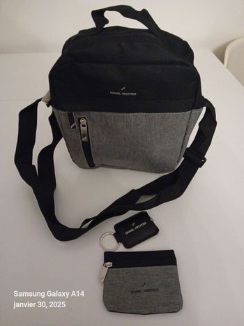 Sacoche + porte monnaie  + porte clé lumineux Daniel Hechter gris chiné et noir