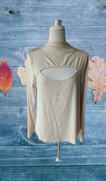 Blouse crème ouverte devant, sans marque, taille 42