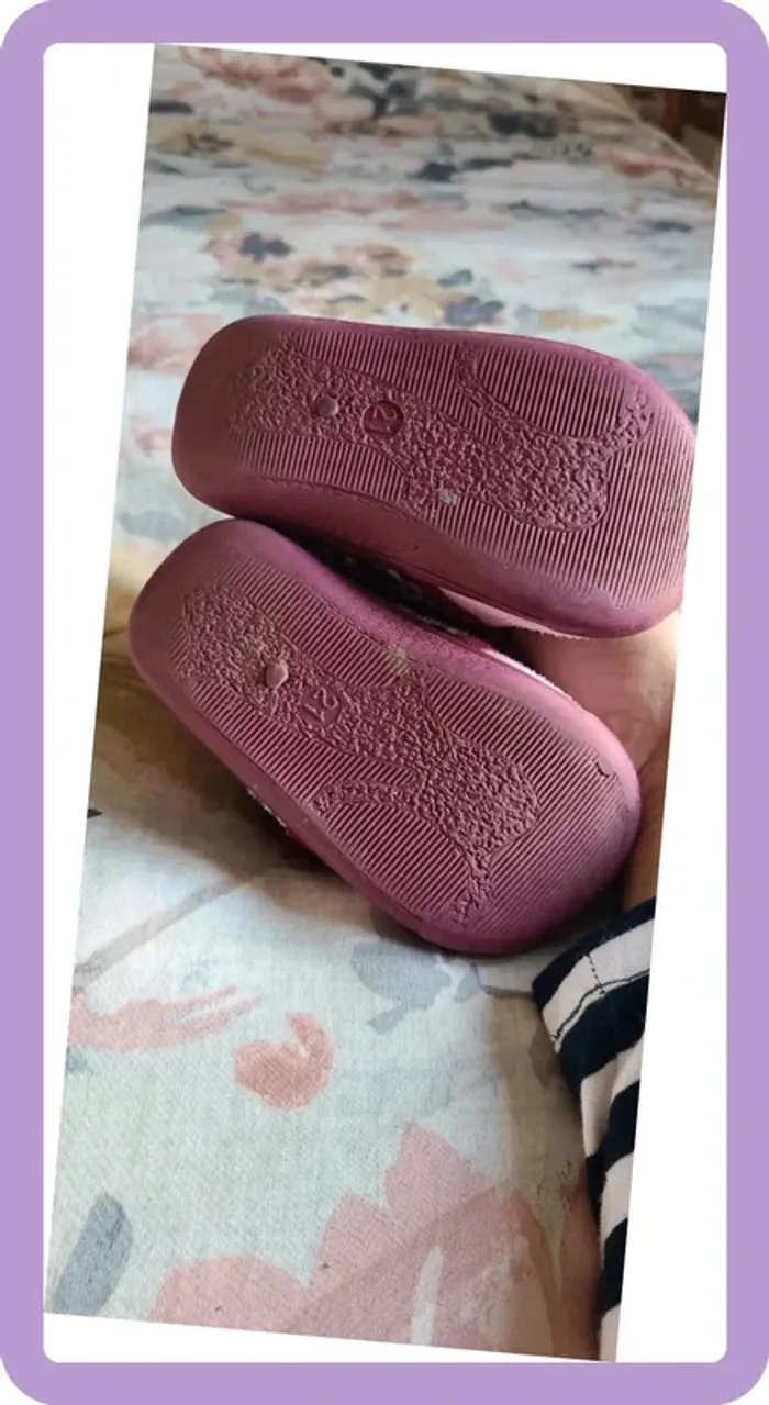 Chaussons Minnie taille 21 - photo numéro 4