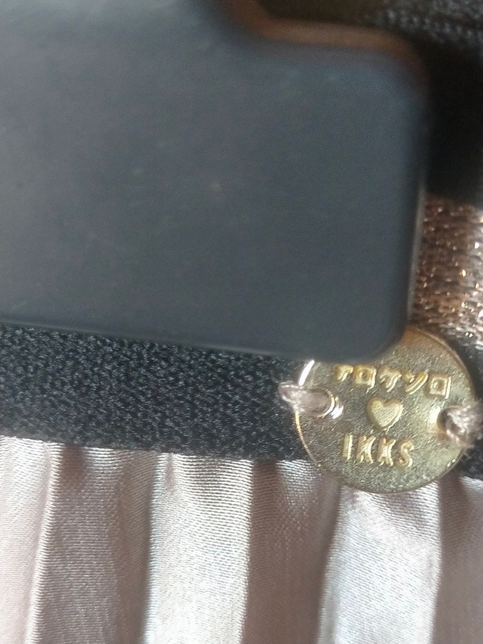 Très belle jupe IKKs neuve 6 ans - photo numéro 2