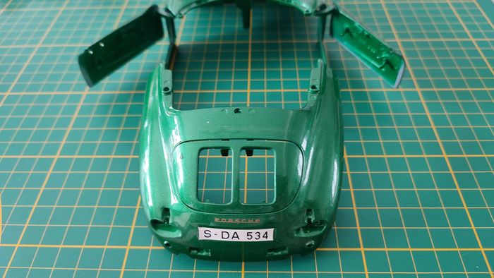 Carcasse carrosserie pièce miniature Bburago Burago Porsche 356B 1961 1/18 1/18e 1/18ème #B99 - photo numéro 2