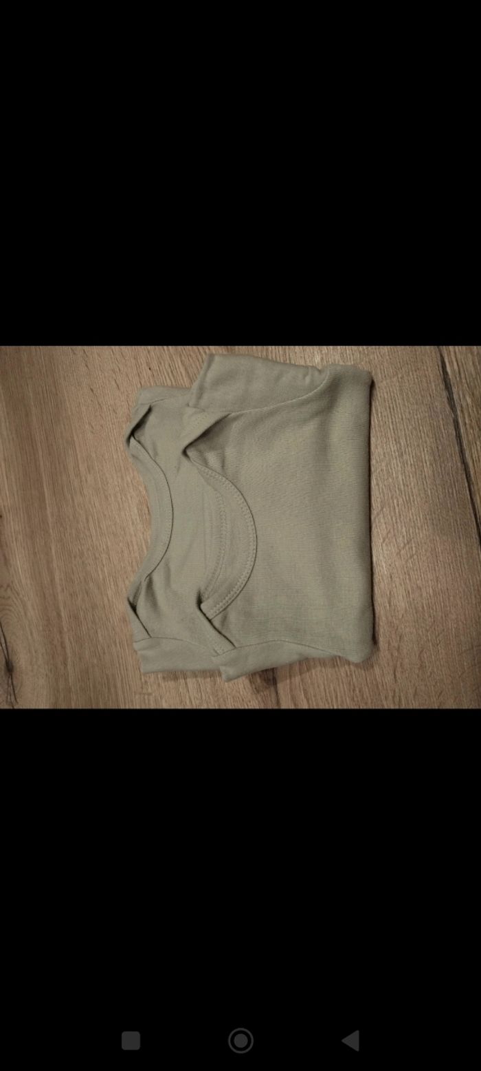 Lot 2 bodies manches longues, taille 6 mois, collection 2025