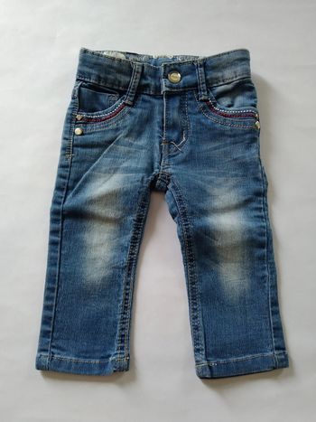 jean bleu avec details de strass fille 6 mois