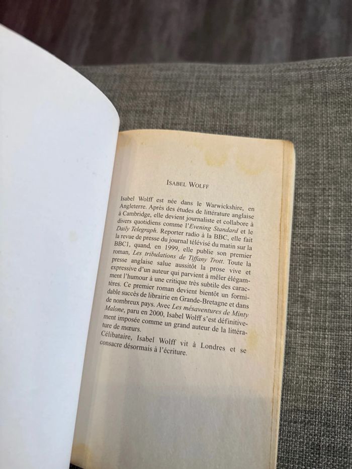 Livre les mésaventures de minty Malone - isabel Wolff - photo numéro 4