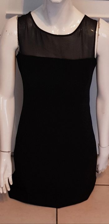 Robe chic noir, avec empiècement transparent en soie