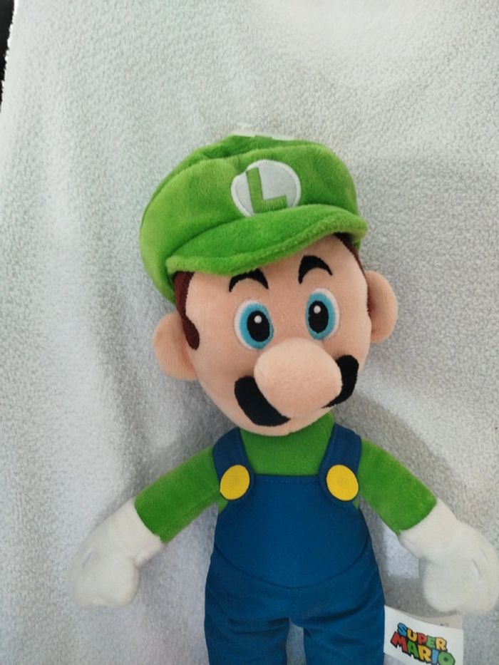 Peluche Luigi Nintendo 2021 - photo numéro 2