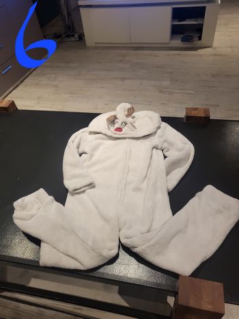 Pylamas tape à l'œil