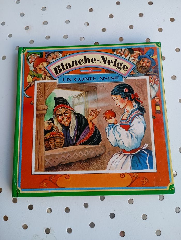 Livre animé Blanche neige en relief