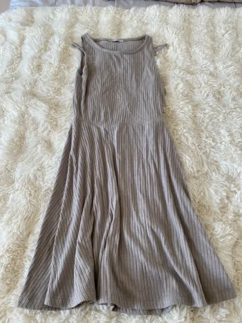 Petite robe beige matière côtelé taille S