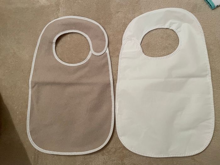 Bavoir plastifié - photo numéro 2