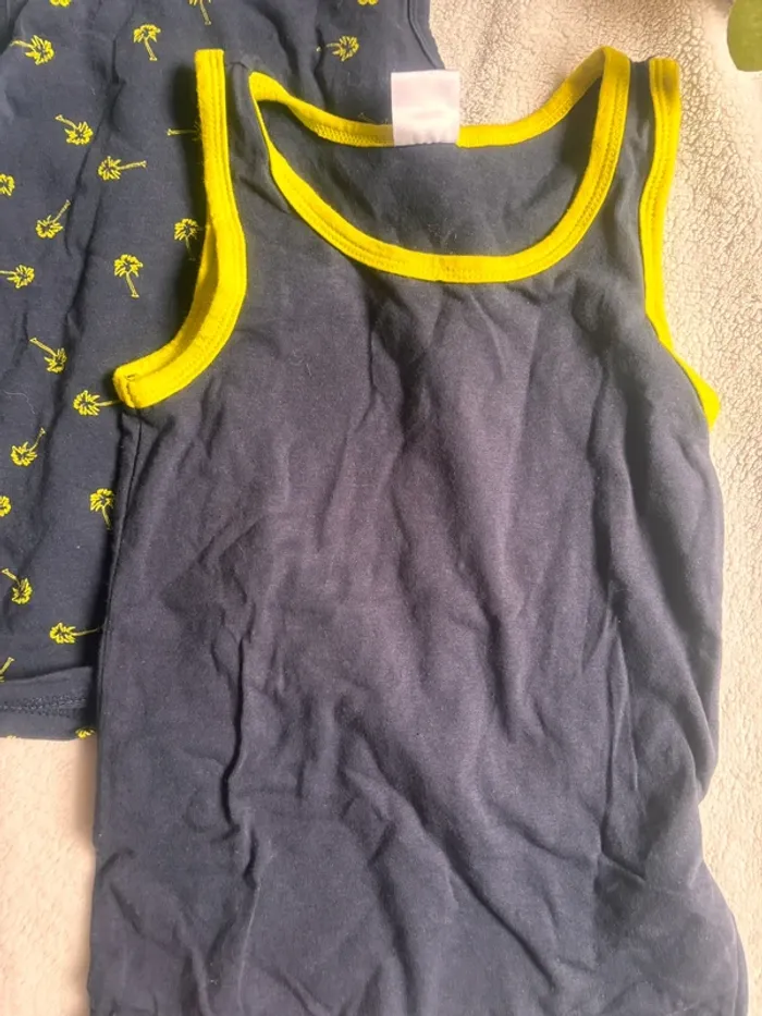 3 maillots de corps 24 mois - photo numéro 2