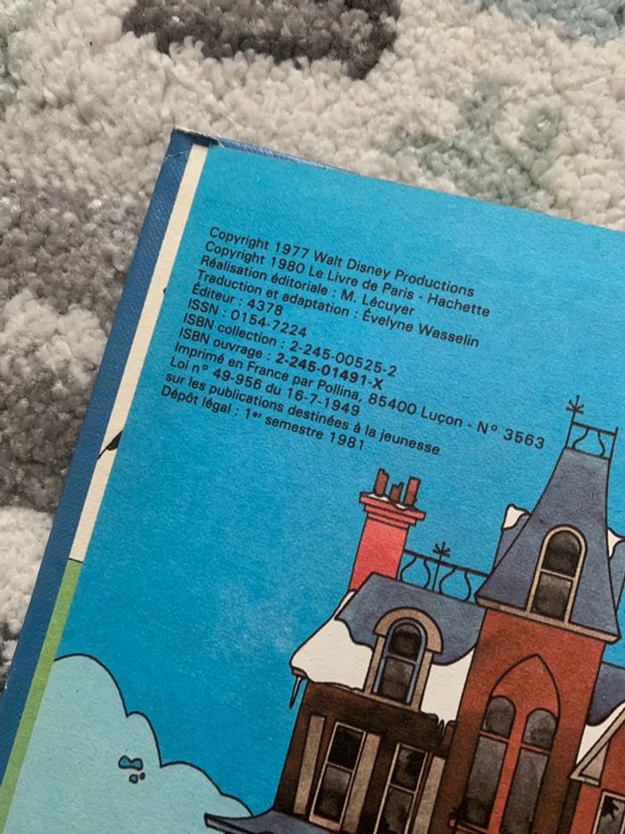 Livre "Lucky et les bijoux de la reine" 📚 - photo numéro 4