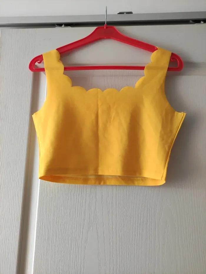 Crop top jaune - photo numéro 4