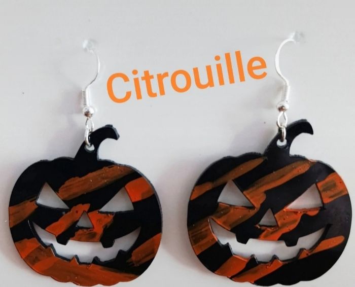Boucle oreillenoir - photo numéro 3