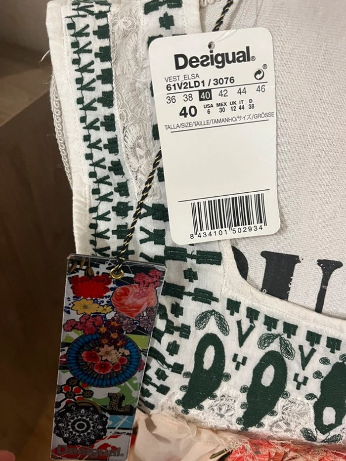 Superbe robe desigual taille 40 neuve étiquetée - photo numéro 2