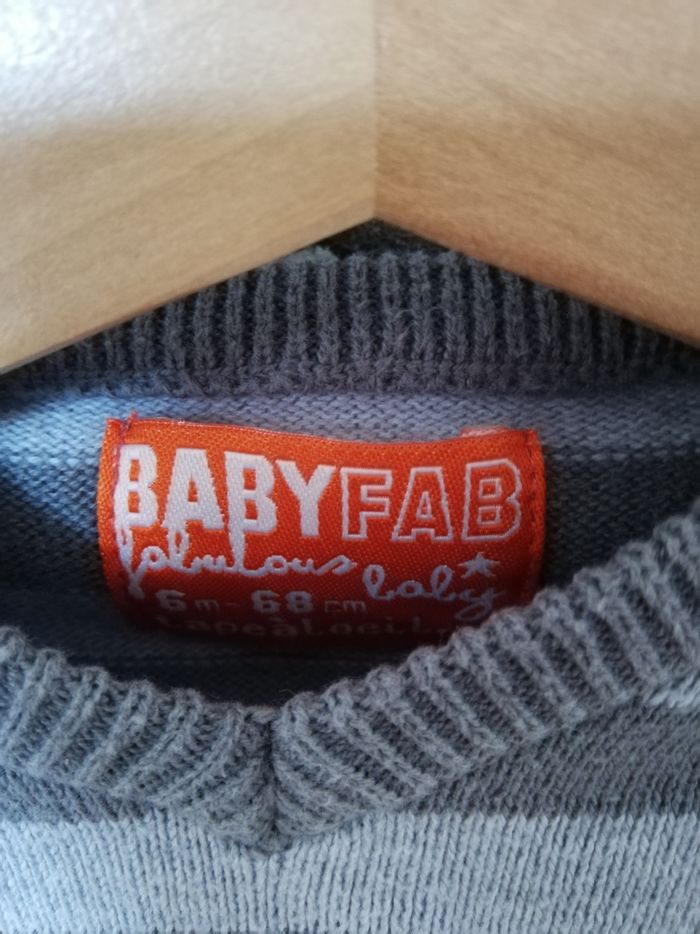 Pull col V tape à l œil 6 mois - photo numéro 2
