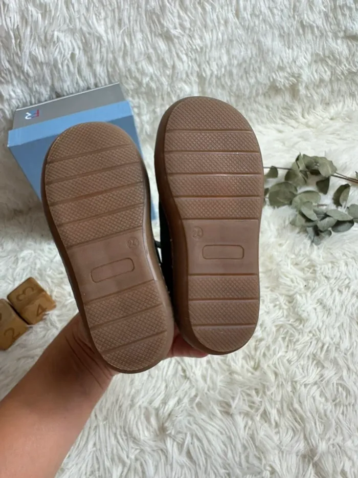 Paire de chaussures Franco Romagnoli taille 24 - photo numéro 4