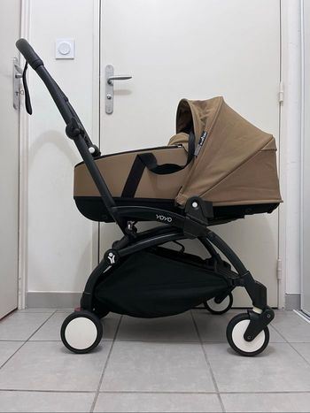 Poussette YOYO 2  avec nacelle toffee et pack 6+ noir