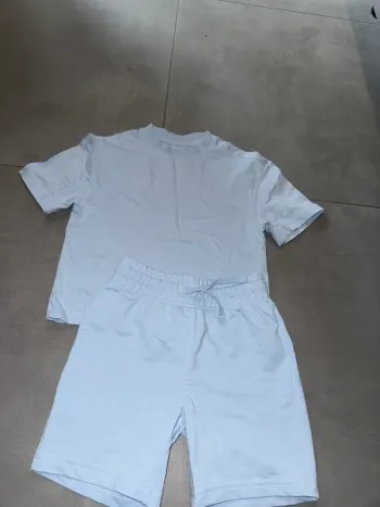 Ensemble garçon taille 98 tres bonne etat