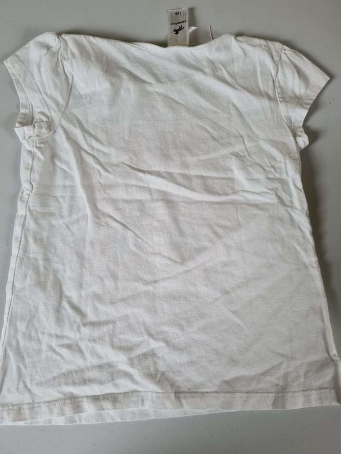 T-shirt papillon 🦋 8 ans - photo numéro 5