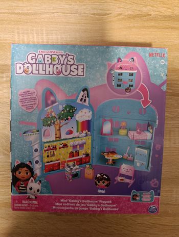Gabby's dollhouse 