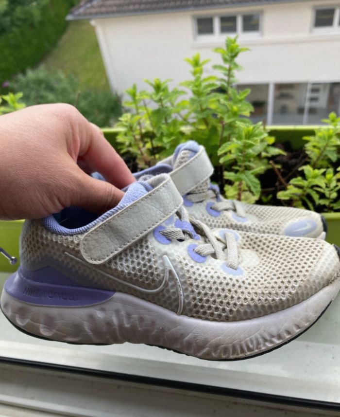 Basket running à scratch Nike pour fille pointure 28,5