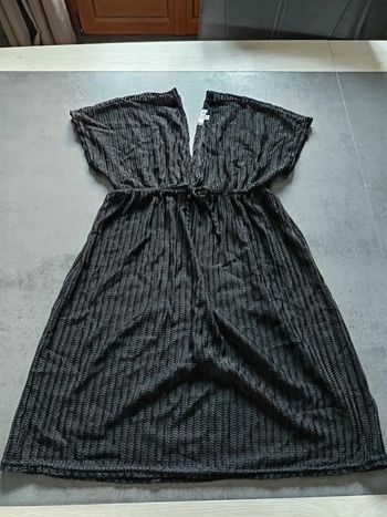 Vends robe de plage taille unique LH.