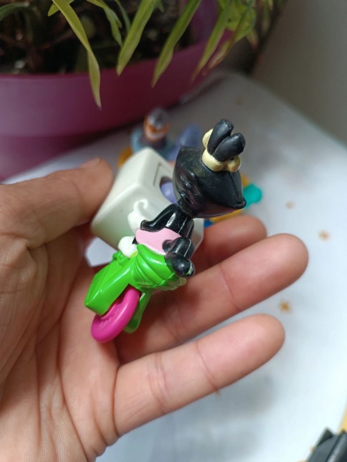 Figurine oiseau bird pigeon skate jaune yellow Warner Bros 1993 animaniacs glace icecream chariot - photo numéro 13