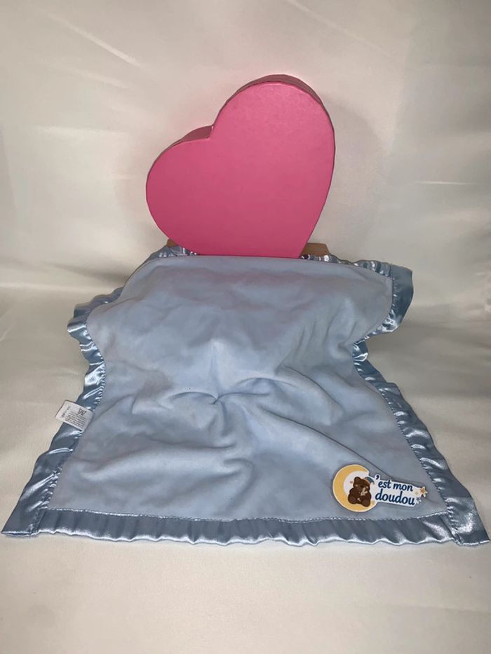 DY94 doudou Mickey Disneyland 🌟 - photo numéro 2