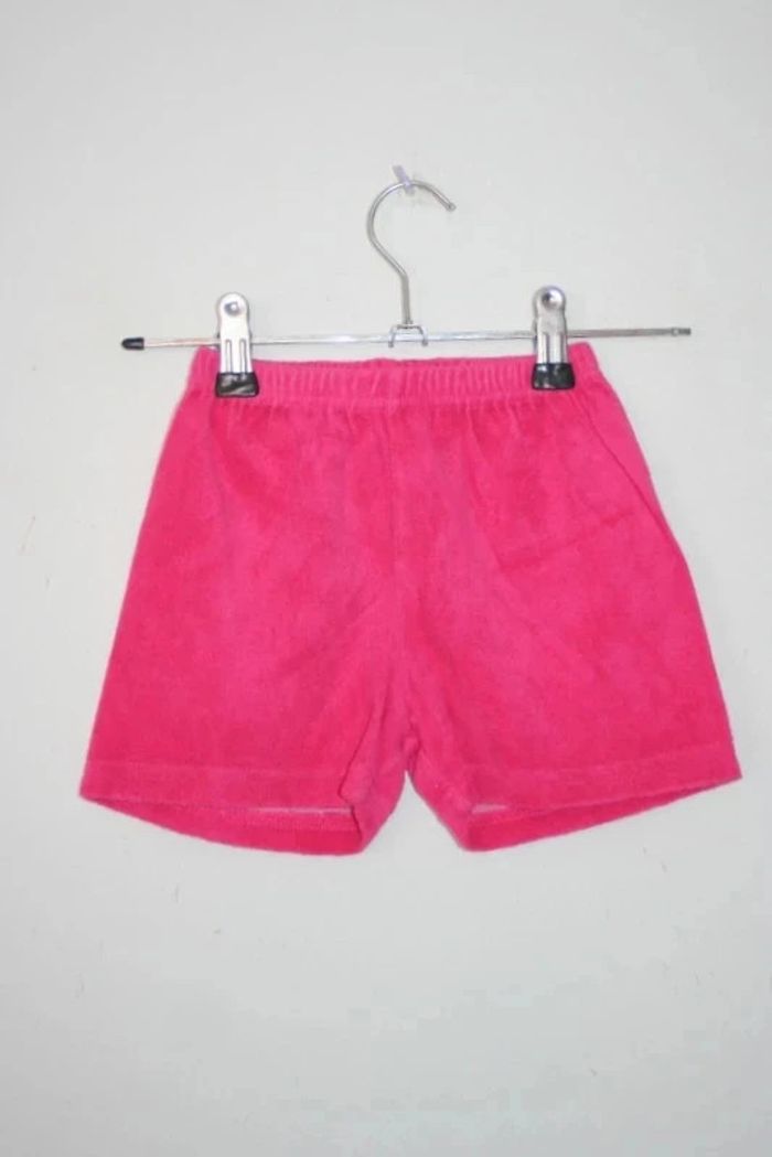 Short en éponge fuchsia 24m