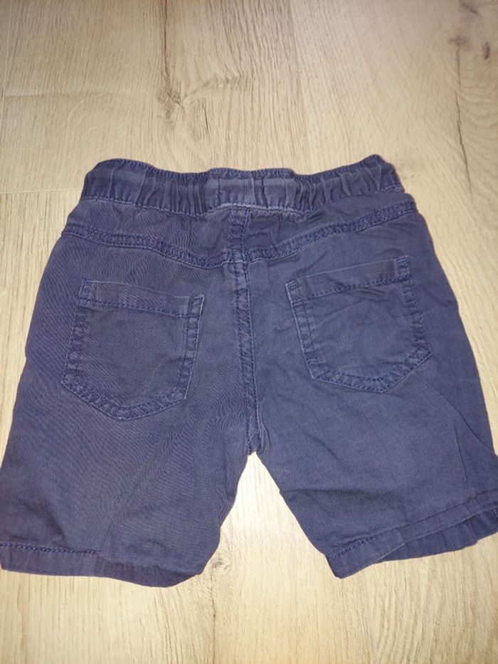 Short 3 ans bon état - photo numéro 3