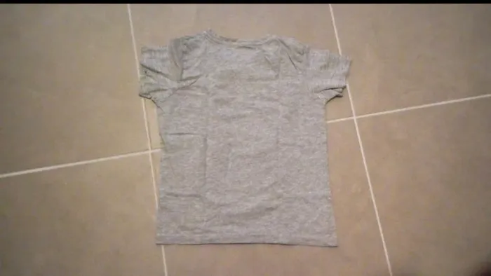 Tee shirt gris avec dessin devant T9A - photo numéro 2
