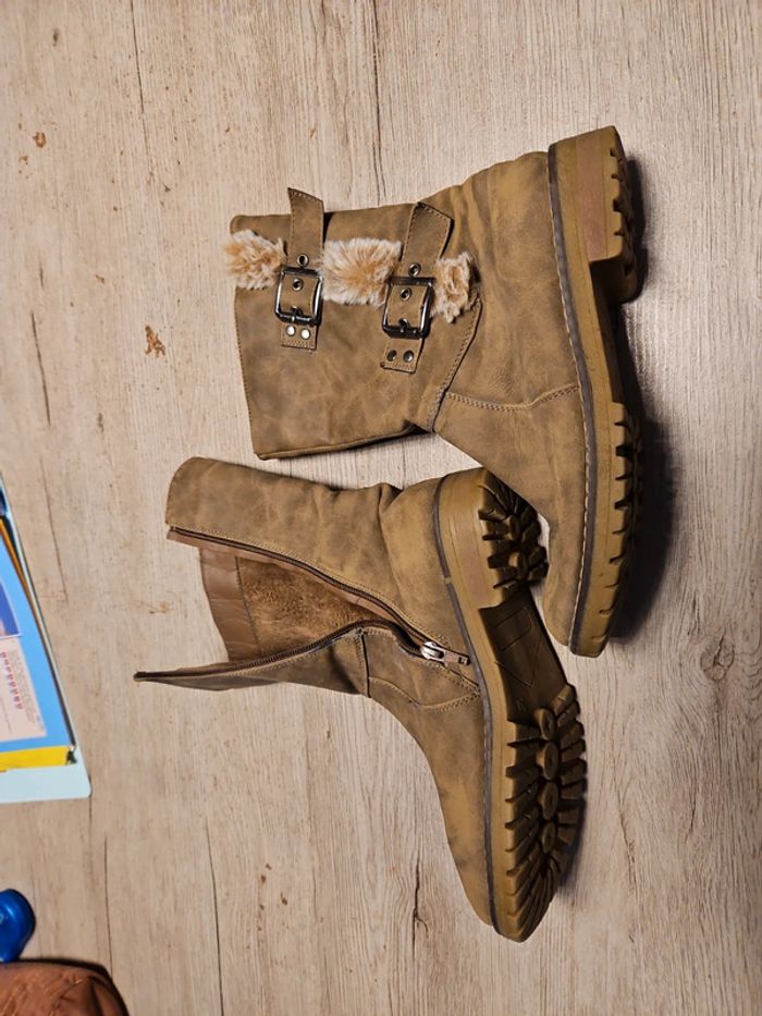 Paire de bottes en style daim, beige fonce, pointure 38 - photo numéro 4