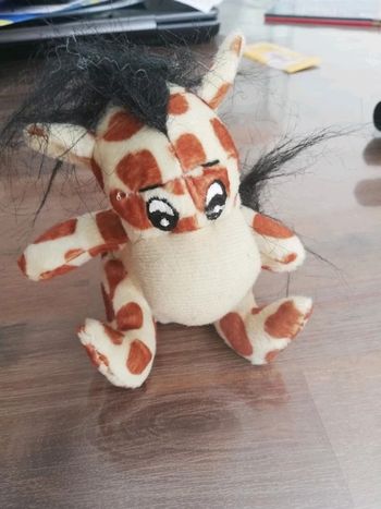 Petite peluche girafon