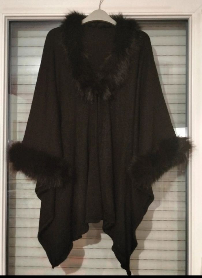 Ponchos noir neuf taille unique