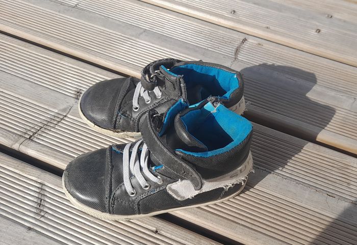 Baskets montante à scratchs