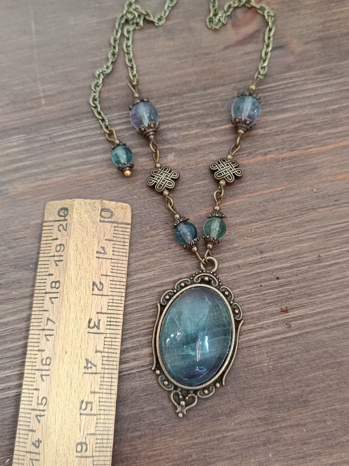Collier ras du cou fluorite, cabochon fenêtre ouverte, bronze antique, création - photo numéro 4