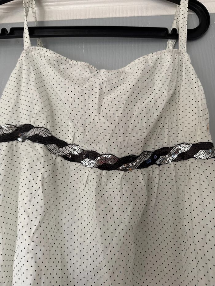 Jolie robe pleines de détails L - photo numéro 2